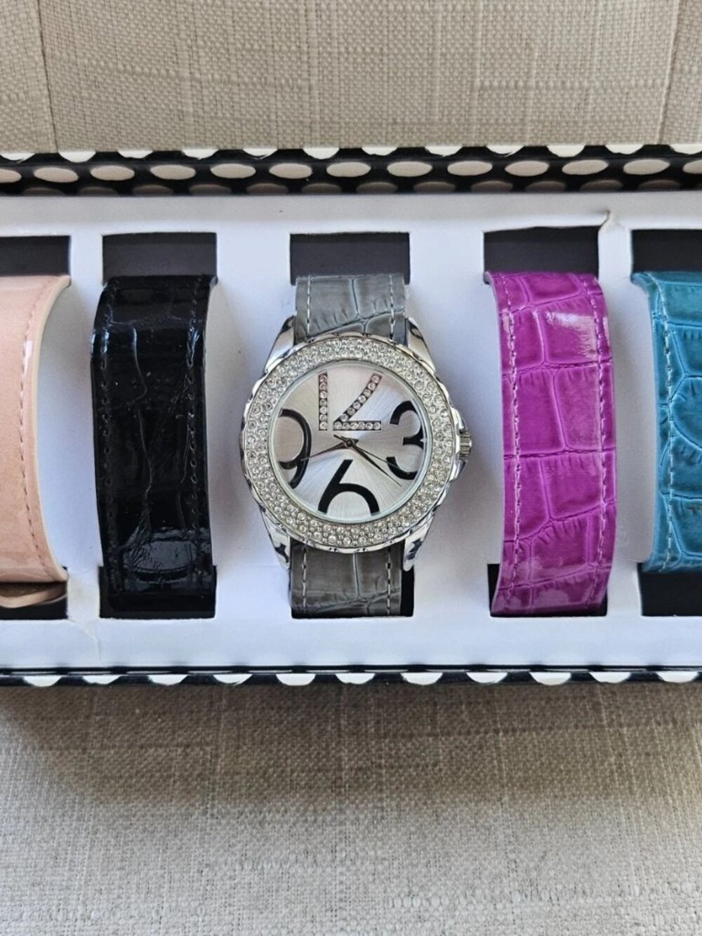 Fashion Wristwatch Multi Color Faux Leather 4 Strap Watch Gift Box New Unbrande
